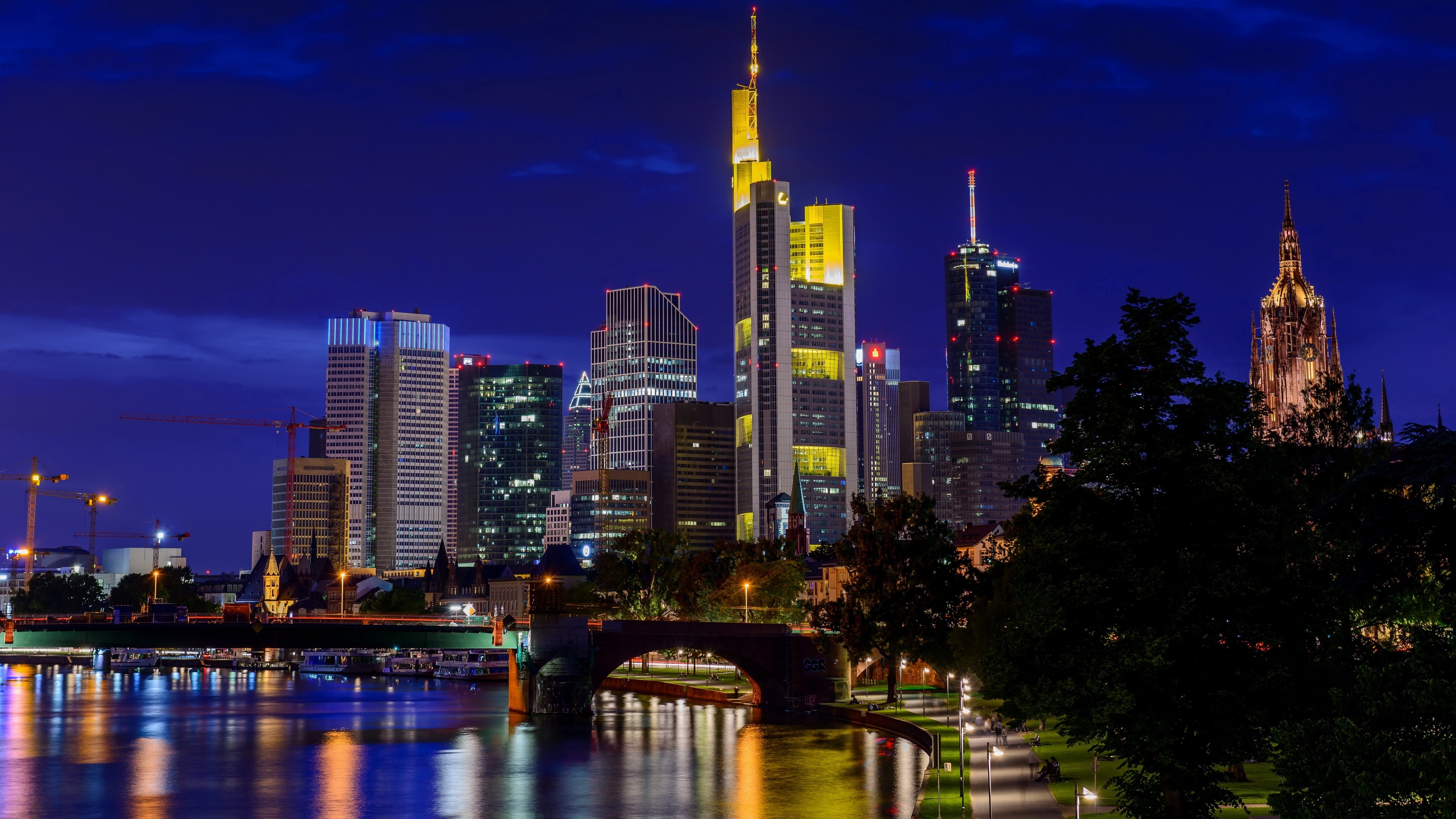 арта, frankfurt, wieżowce