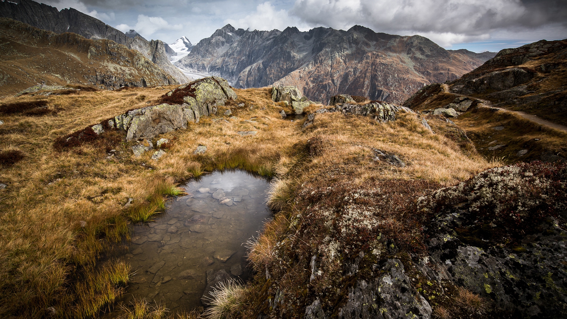 глубокая, глубокая