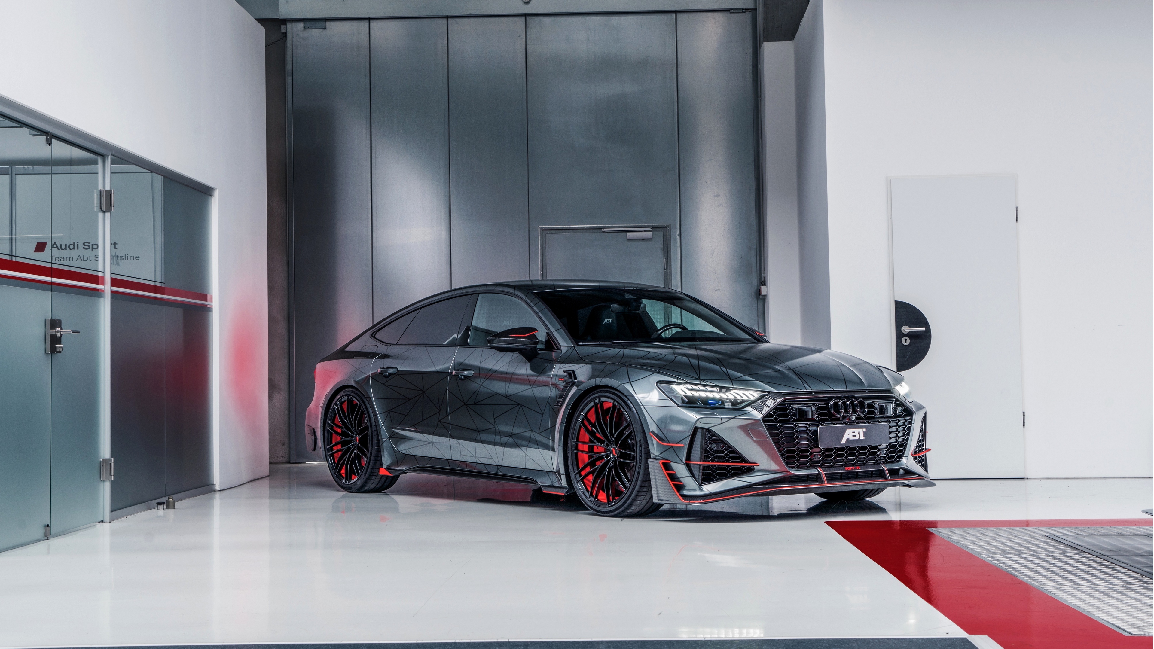 спортивный