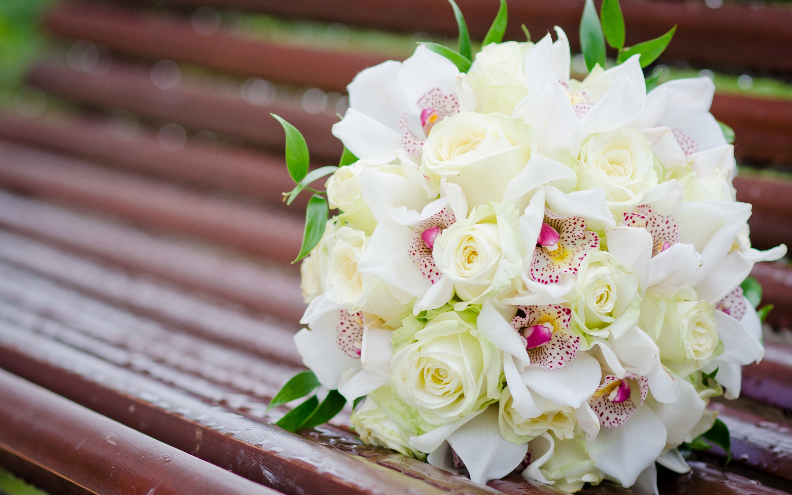 Невеста с цветами без смс