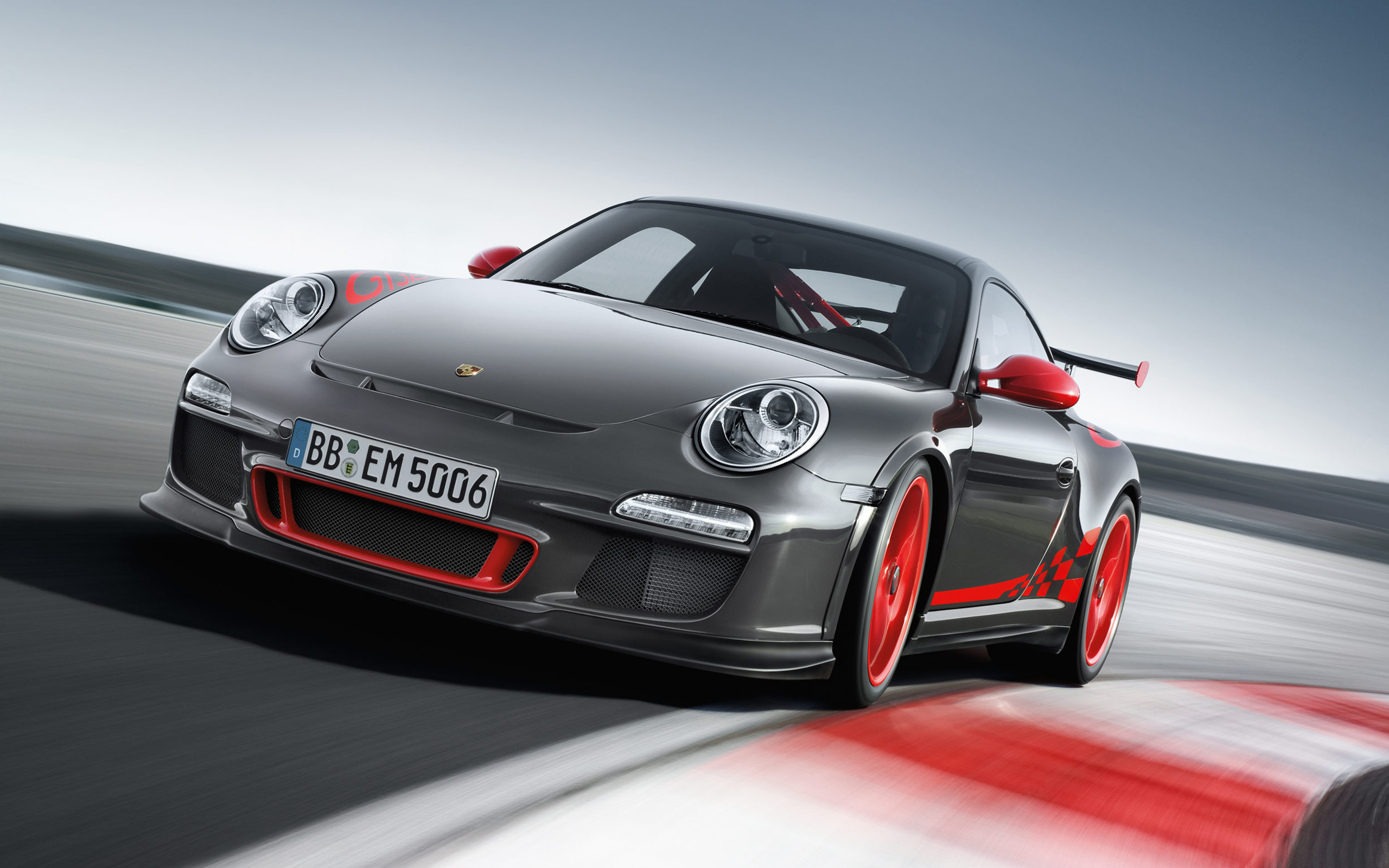 красный спортивный автомобиль Porsche Carrera GT скачать