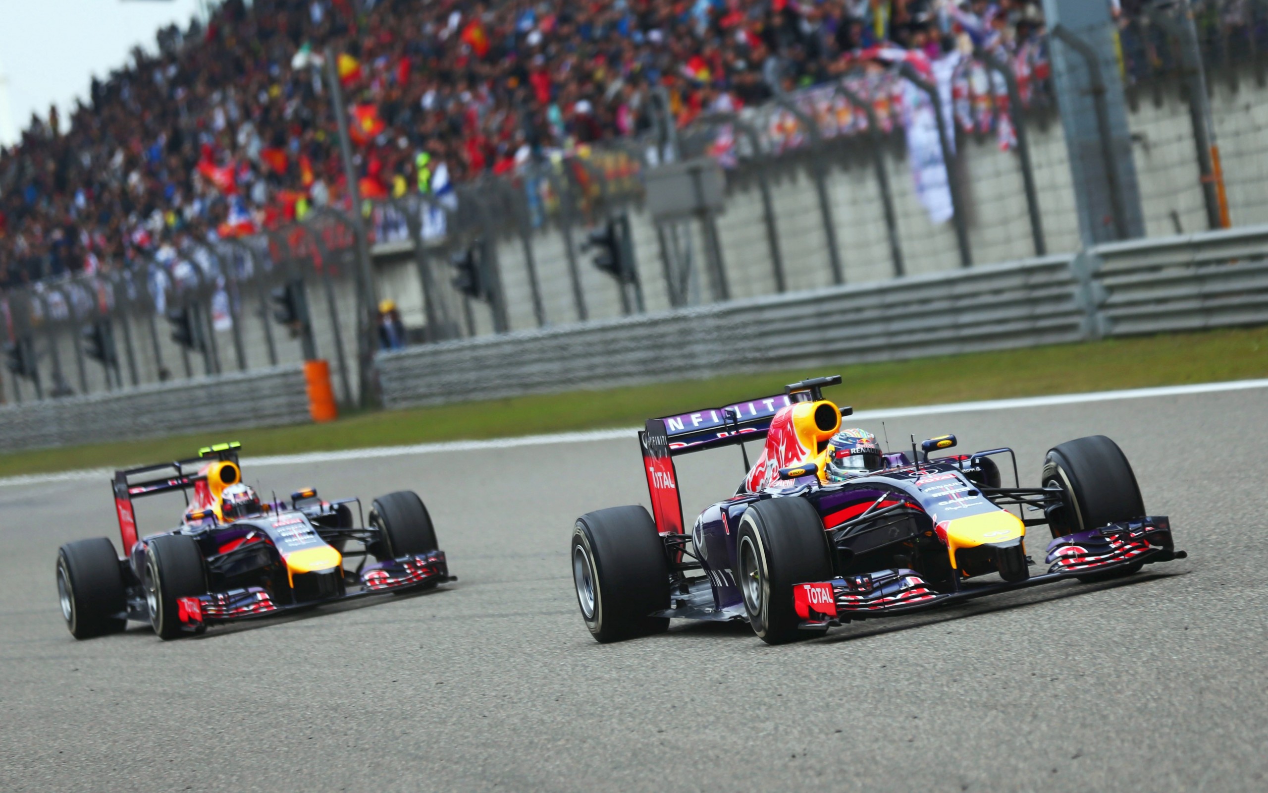 Red Bull Racingб Формула-1 без смс