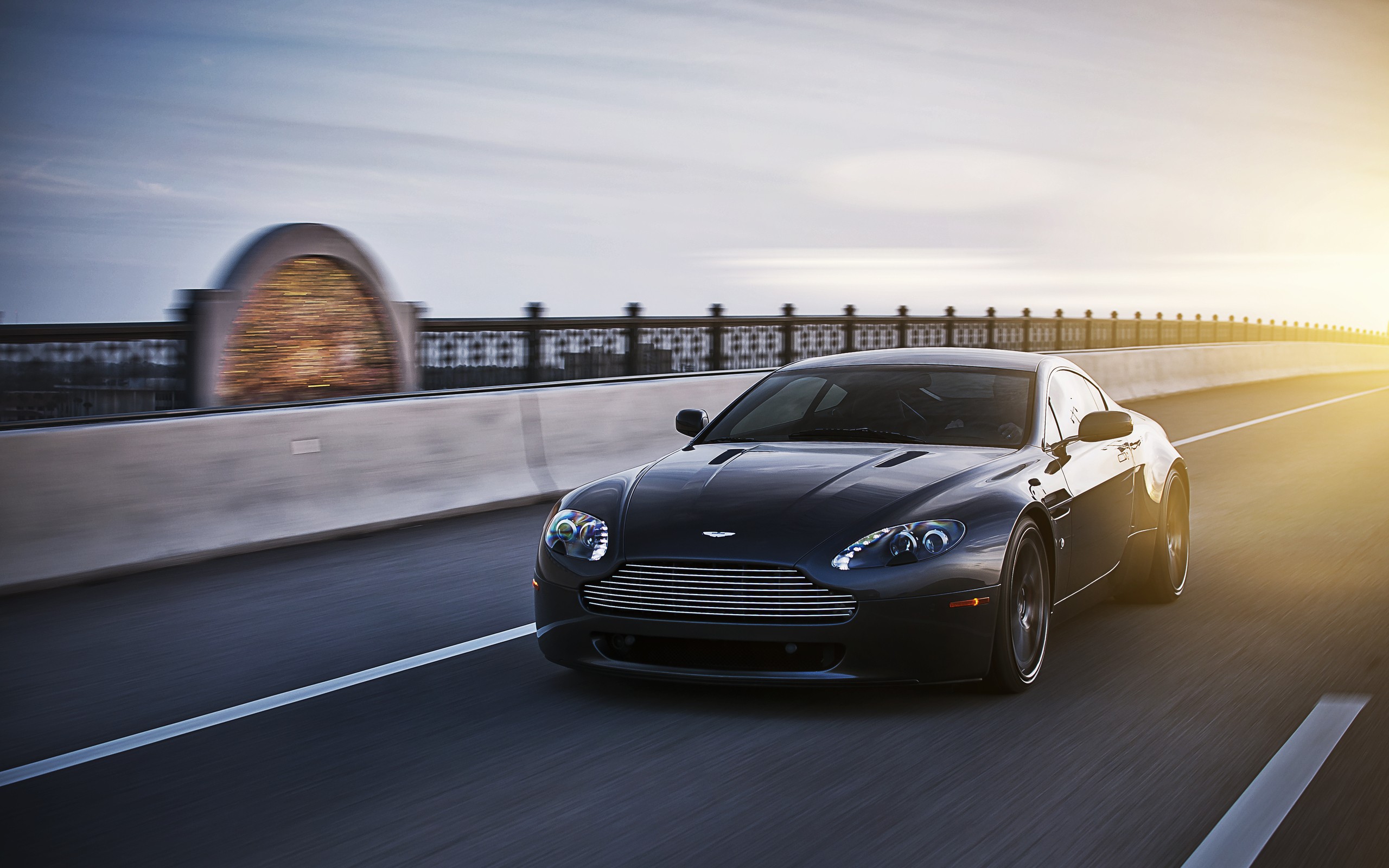 Aston Martin black бесплатно