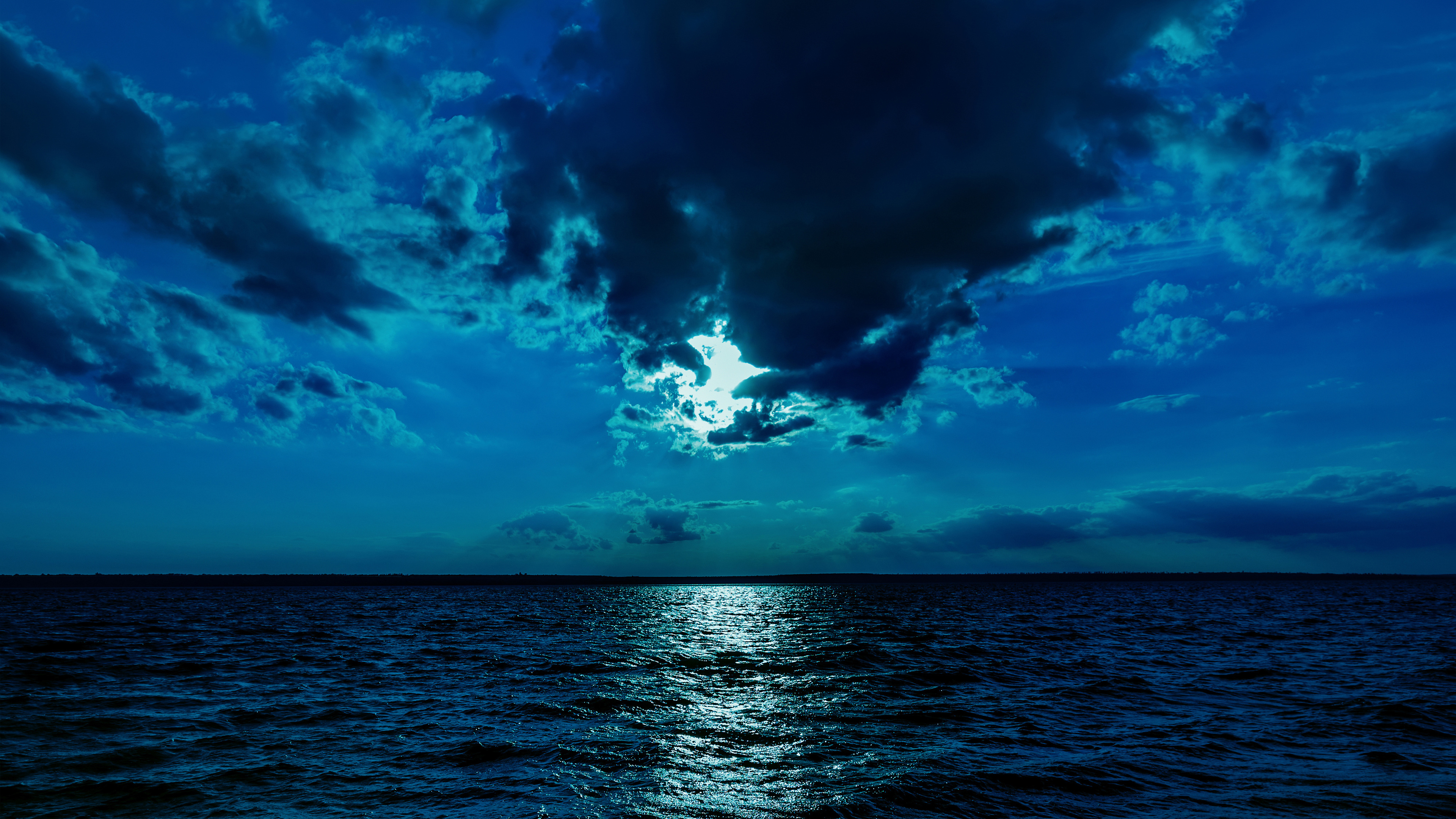 голубое, северное, море