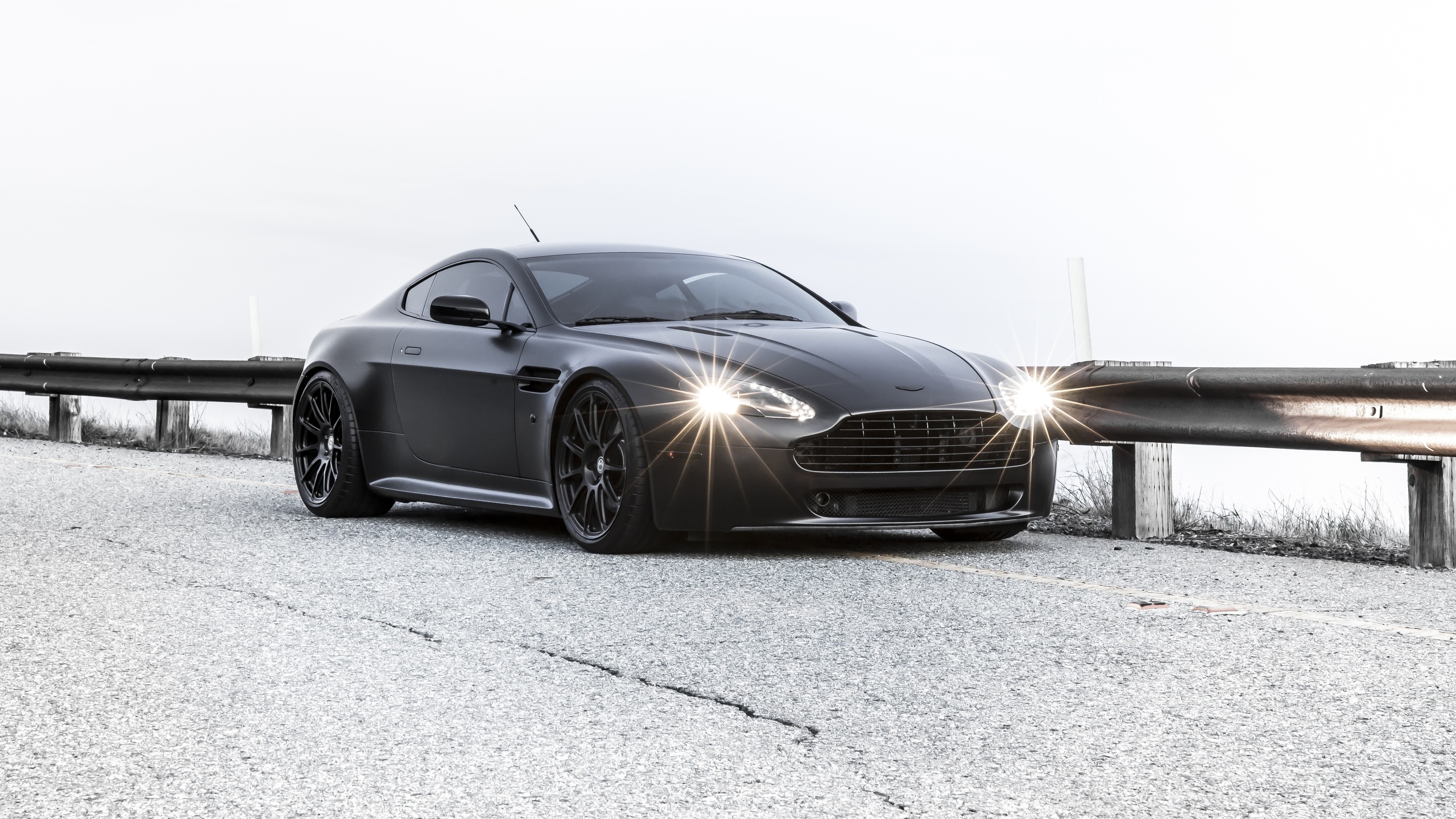 aston, martin, vantage No 80633 Разрешение 2560x1440