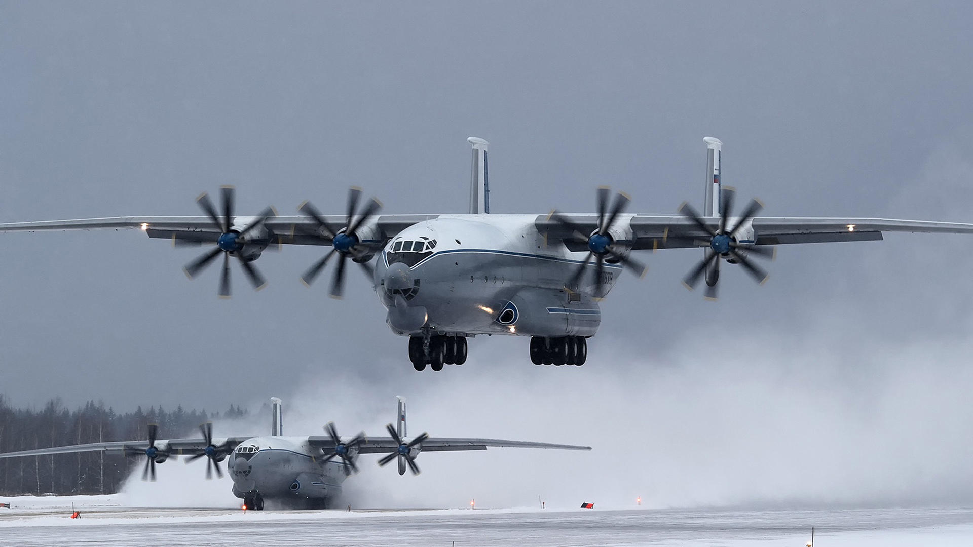 Транспортный самолет ан 22. Транспортный самолет АН 22 Антей. Тяжёлый военно-транспортный самолёт АН-22 («Антей»). АН-22 Антей ВВС России. Турбовинтовой самолет АН 22.