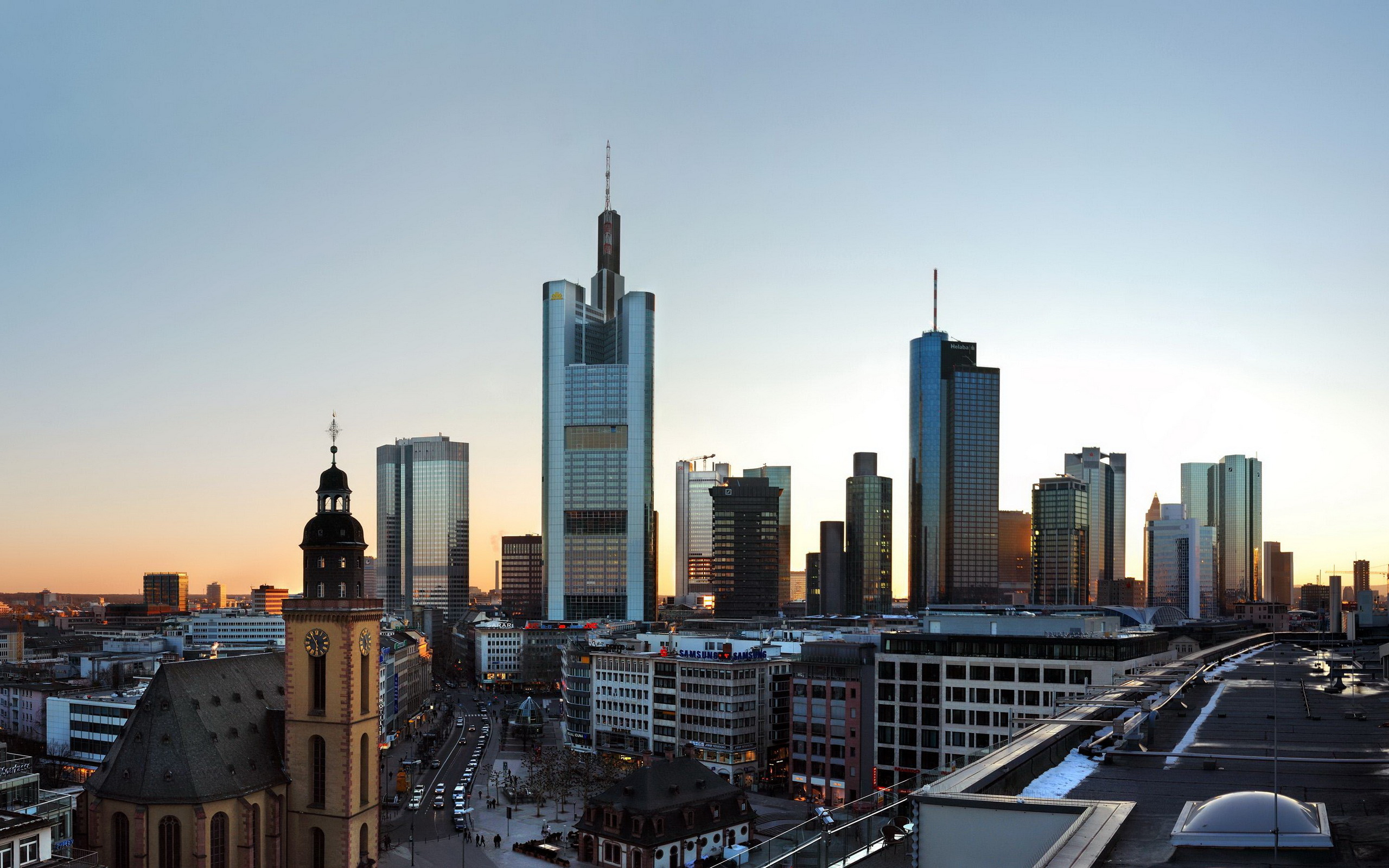 город, первую, города