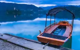 окна, прожектор, привет