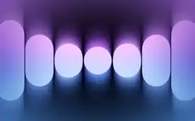 фиолетовый и синий световые круги в ряду с черным фоном