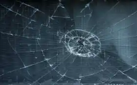 стекло, разбитое