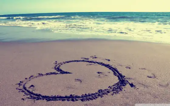 сердце, пляж, песок, море, волны, небо