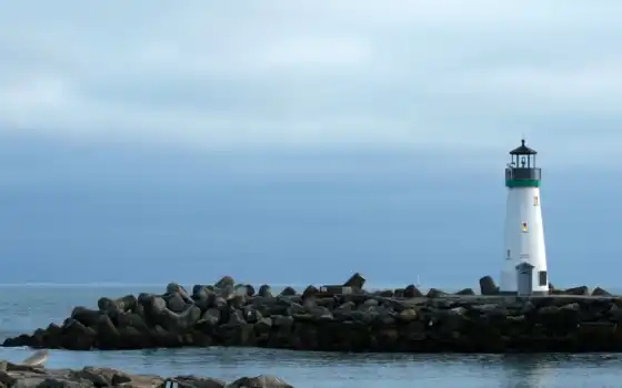 маяк, море