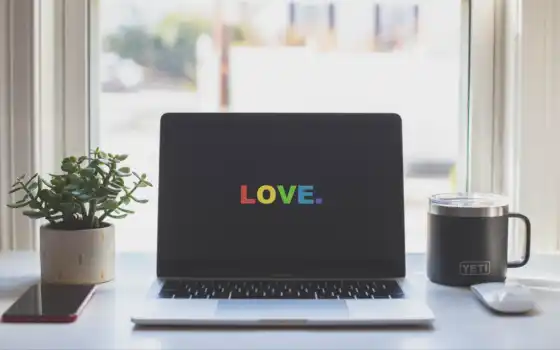 любовь, ноутбук
