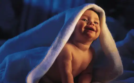 малыш, улыбка, полотенце, ночь