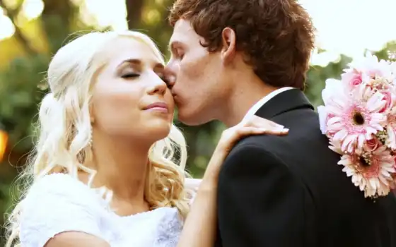 невеста, жених, поцелуй, букет, блондинка, свадьба,
