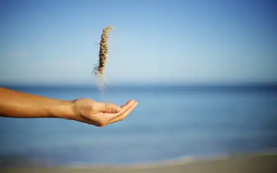 песок, рука