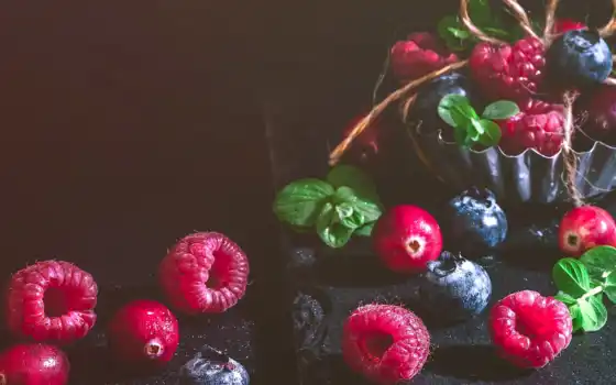 малина, ягода, черника, клюква